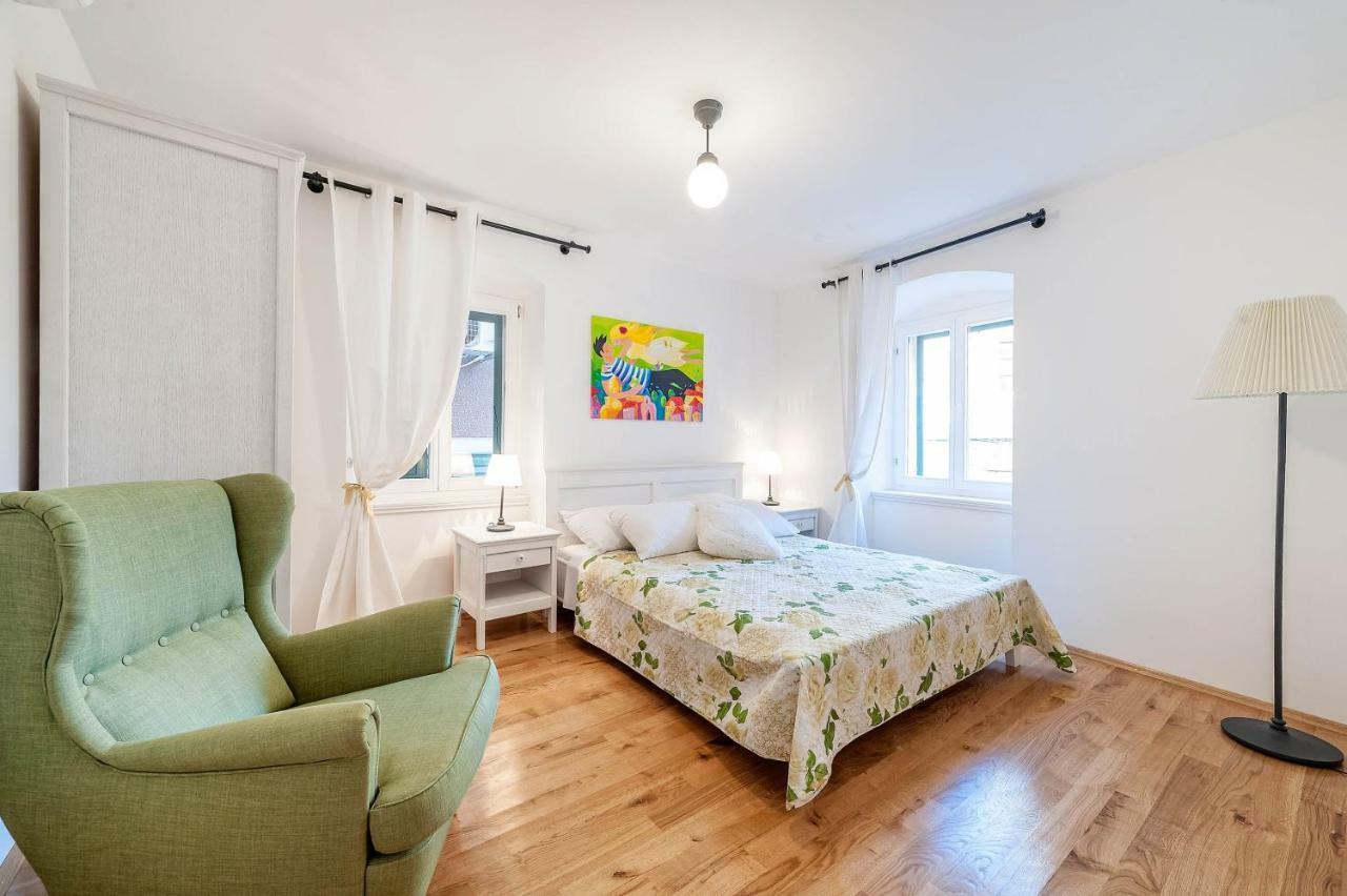 Apartments Rialto Gallery ชิเบนิก ภายนอก รูปภาพ