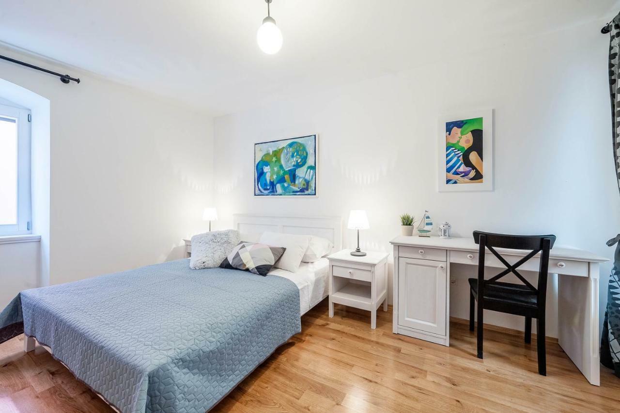 Apartments Rialto Gallery ชิเบนิก ภายนอก รูปภาพ